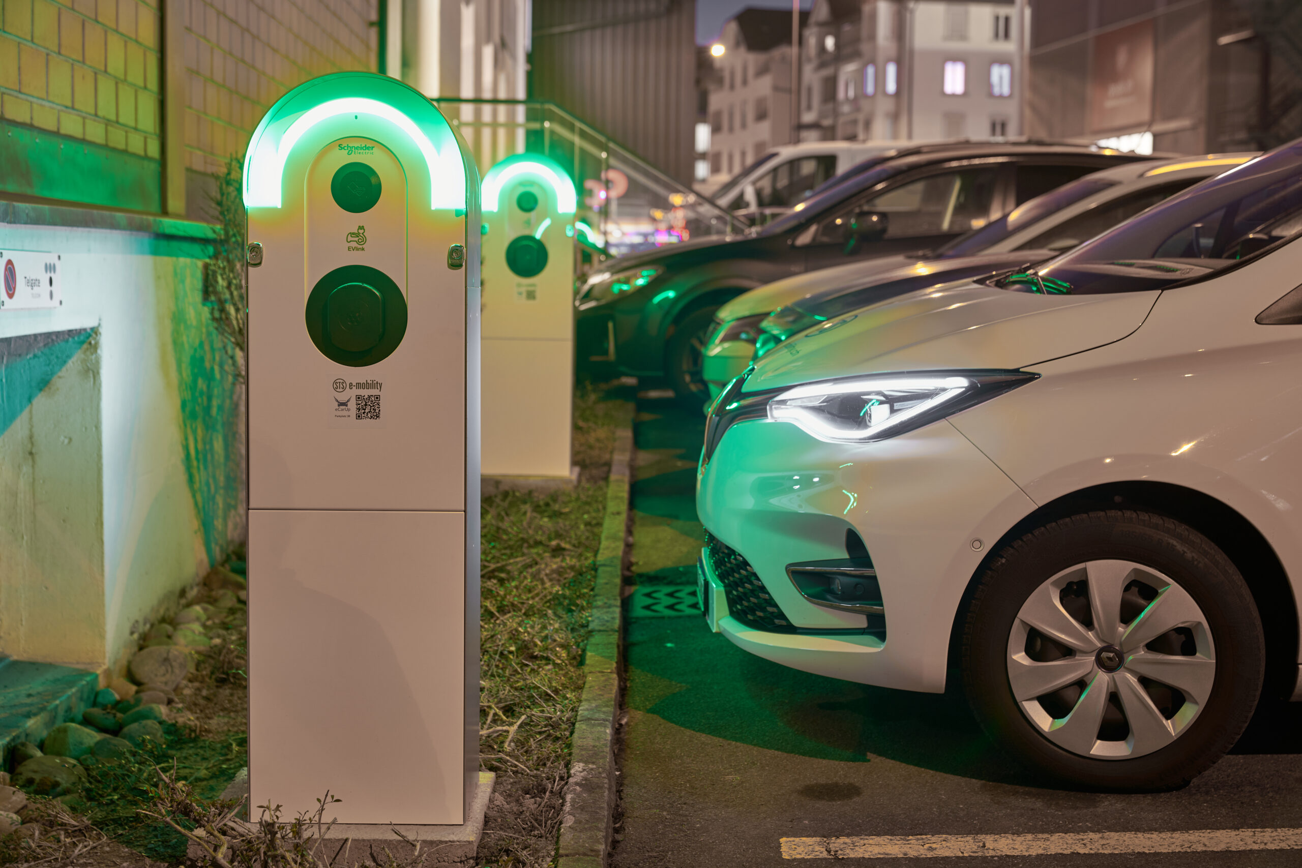 bezhostovni platby v dobíjecích stanicích elektroaut